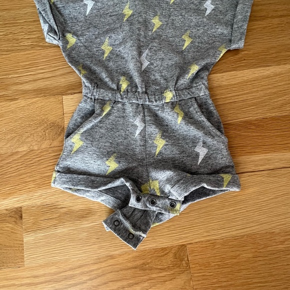 Miles the Label - baby girl lightening romper. Size 3 months - Picture 4 of 6
